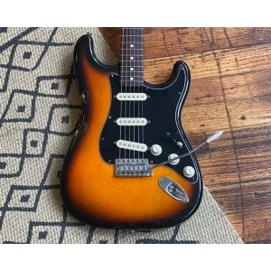 ’93 Fender Standard Stratocaster – Brown Sunburst