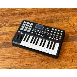 AKAI MPK25