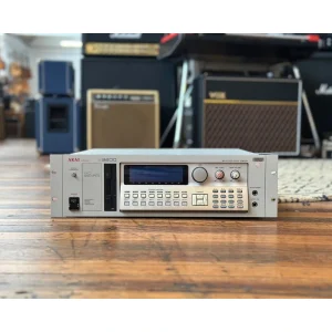 AKAI S3200 – MIDI Stereo Digital Sampler