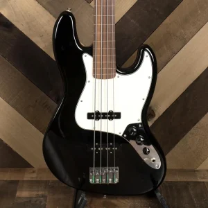 Fender 2017 Fretless Standard Jazz Bass – Black – Used