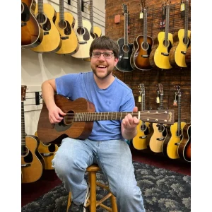 Martin 00-15M Mahogany Guitar & Gigbag