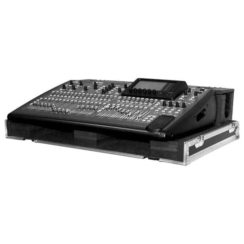 Odyssey FZBEHX32DHW – Behringer X32 Mixing Console Flight Case with a Doghouse