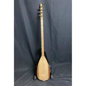 Student Model Turkish Saz with gig bag (used)