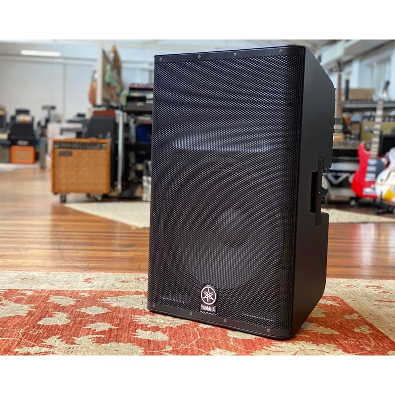 YAMAHA DXR15 1100 Watt Full-range Active 15″ Speaker