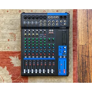 YAMAHA MG12 Mixing Console