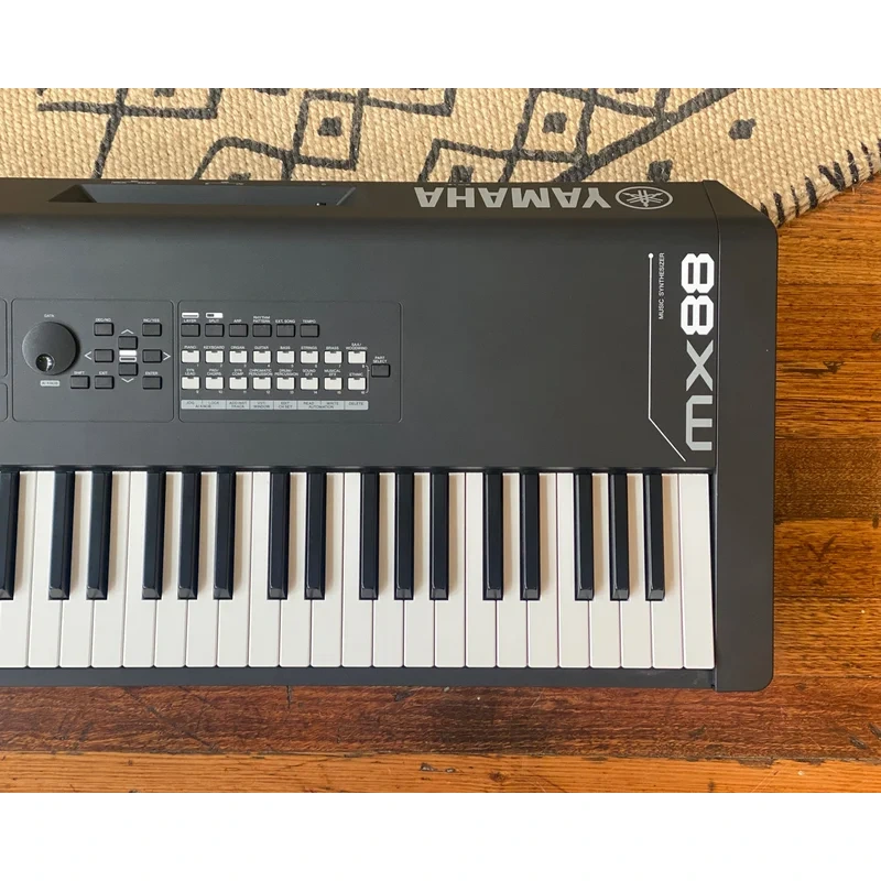 YAMAHA MX88 88-Note Synthesizer Black