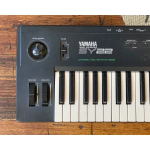 YAMAHA SY22 Dynamic Vector Synthesiser